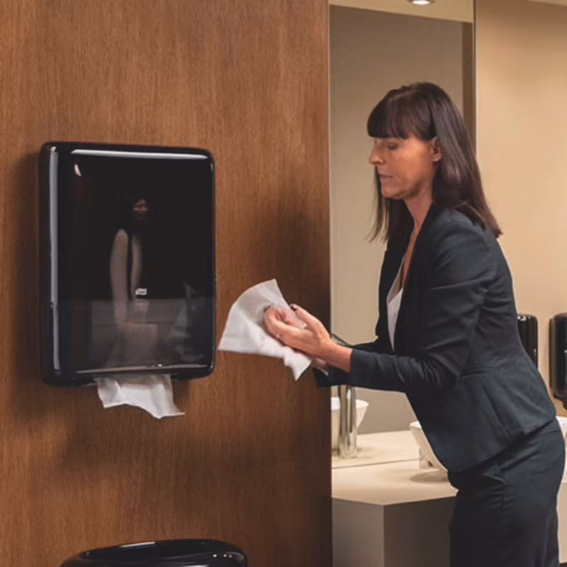 552558 Tork PeakServe® Mini Continuous™ Dispensador de Toalhas de Mãos Preto